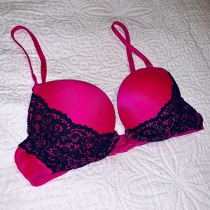 Victoria’s Secret Bombshell bra 32AA Hot Pink